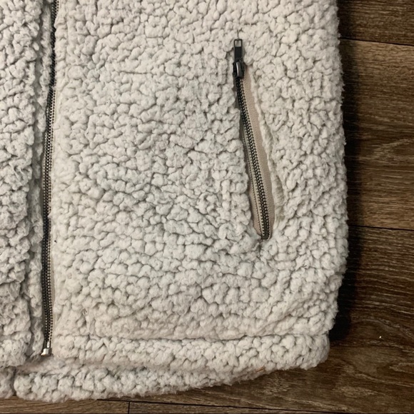 THREAD SUPPLY - Vest - Picture 3 of 6